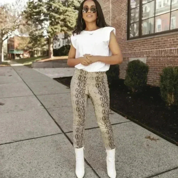 Zara Snake Skin Print High Rise High Waisted Raw Hem Skinny Jeans Size 6 - Picture 9 of 13